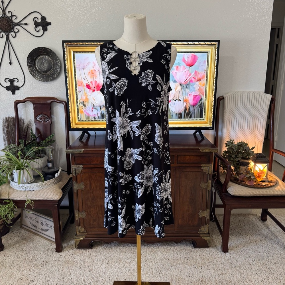 MSK Sleeveless Black Dress White Floral Silver Ringed Neckline Medium Like New - Picture 2 of 8